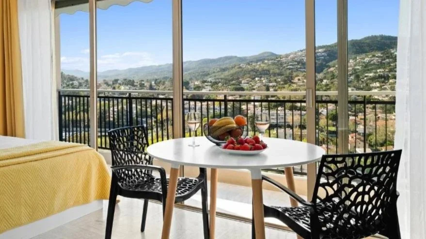 Studio_mountain_view2.jpg