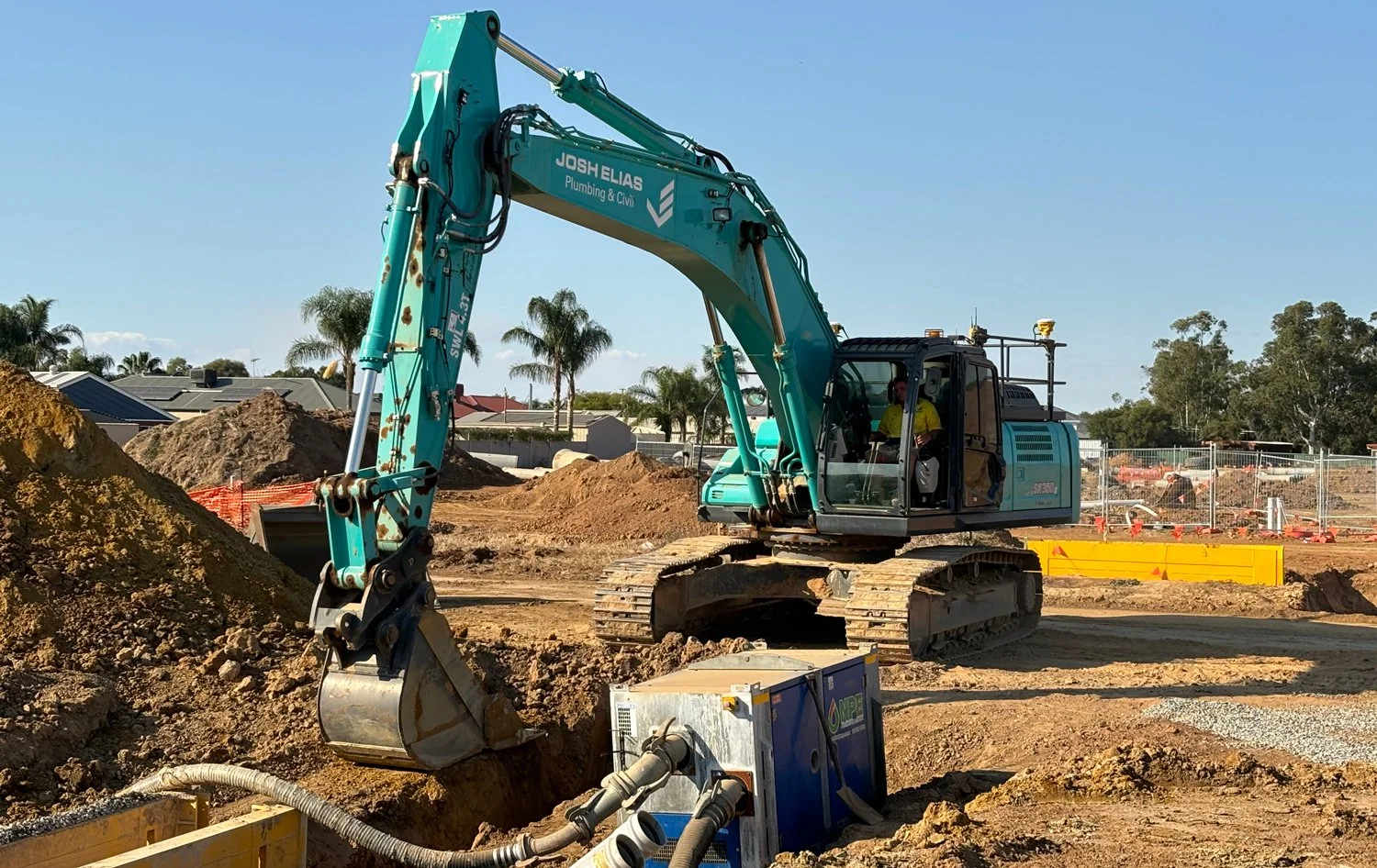 Jos Elias excavator on a construction site