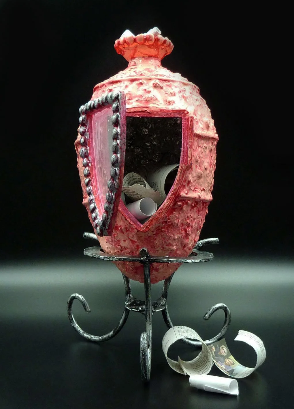 Mite Box, plastic, found objects, 20 x 10 x 10cm