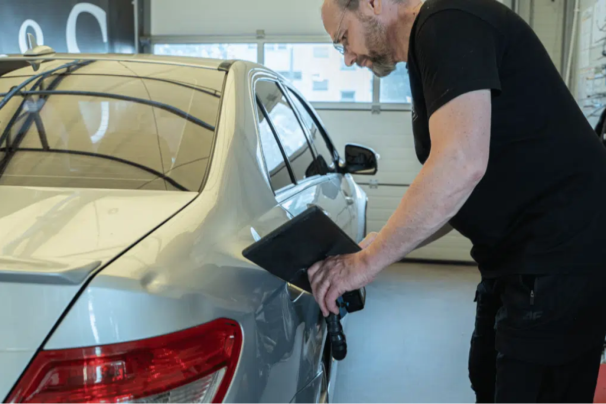 What Makes Paintless Dent Repair a Popular Choice for Small Damage?