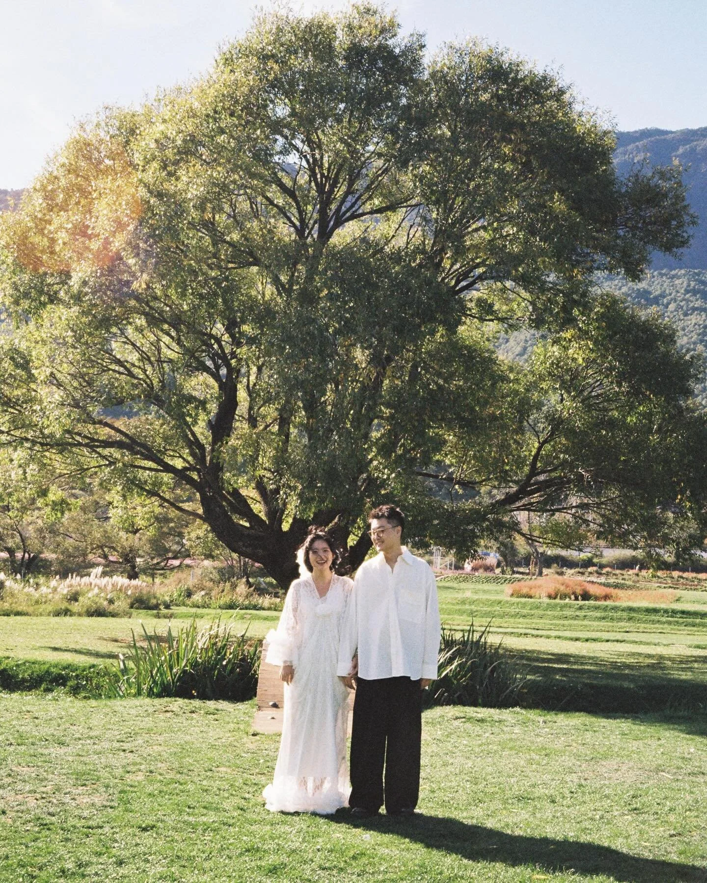 Sky above,
trees around,
mountains in the distance &mdash;
and just them in between.