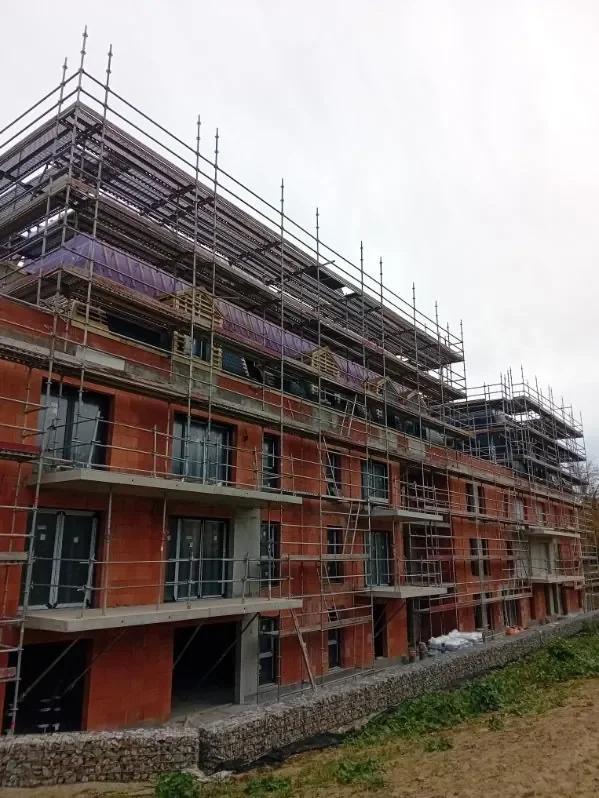 gros-oeuvre-batiment-collectif-echafaudage-rouen.webp