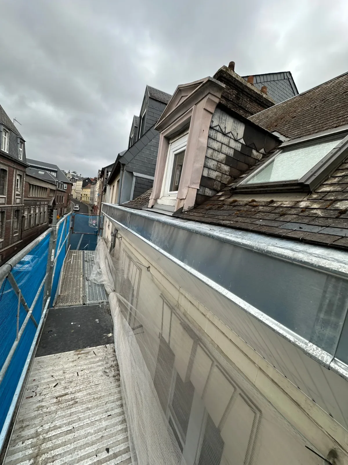 renovation-couverture-zinc-ardoise-centre-rouen-01.webp