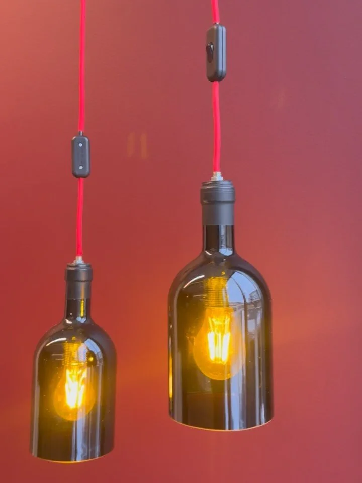 DETALJER. H&auml;r fick vi fria h&auml;nder att n&ouml;rda in oss p&aring; detaljer som f&ouml;r tankarna till vin. Detta &auml;r n&aring;gra av detaljerna vi plockade in. Snart klart 🍾

#inredarestockholm #kontorsinredning #cobestockholm