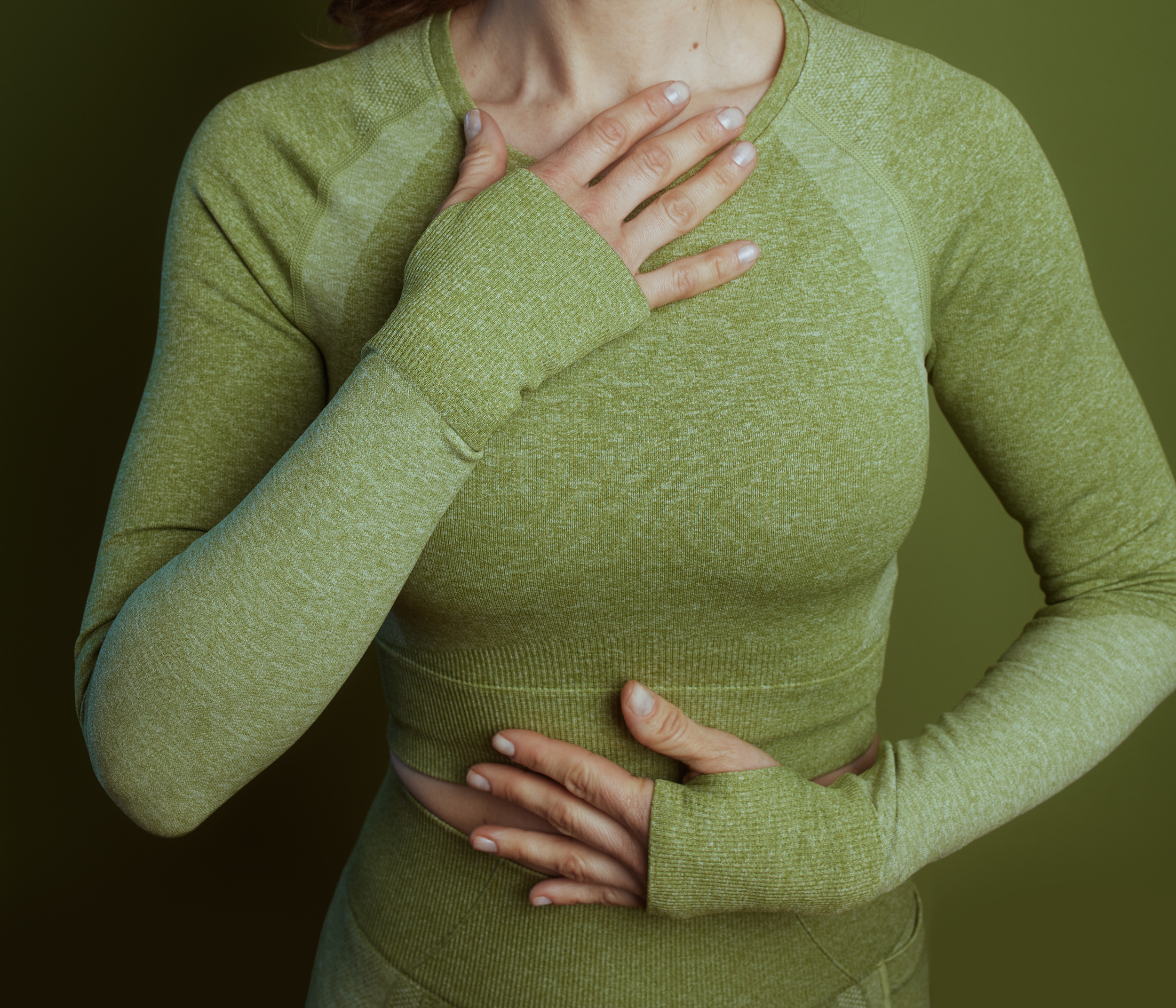 soothe-calm-body-green-outfit