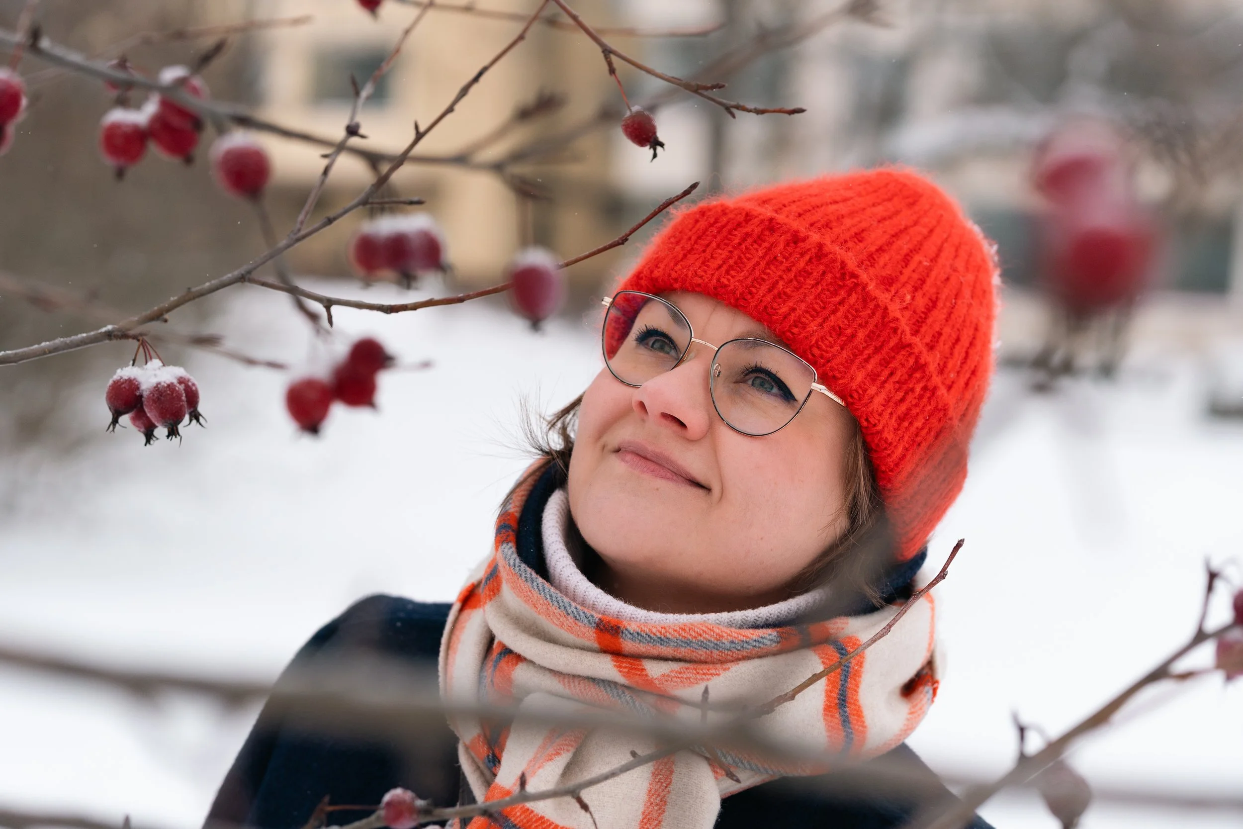 Muotoilija Katriina Nuutinen inspiroituu luonnon muodoista ja väreistä. Kuva: Karoliina Gavrilov