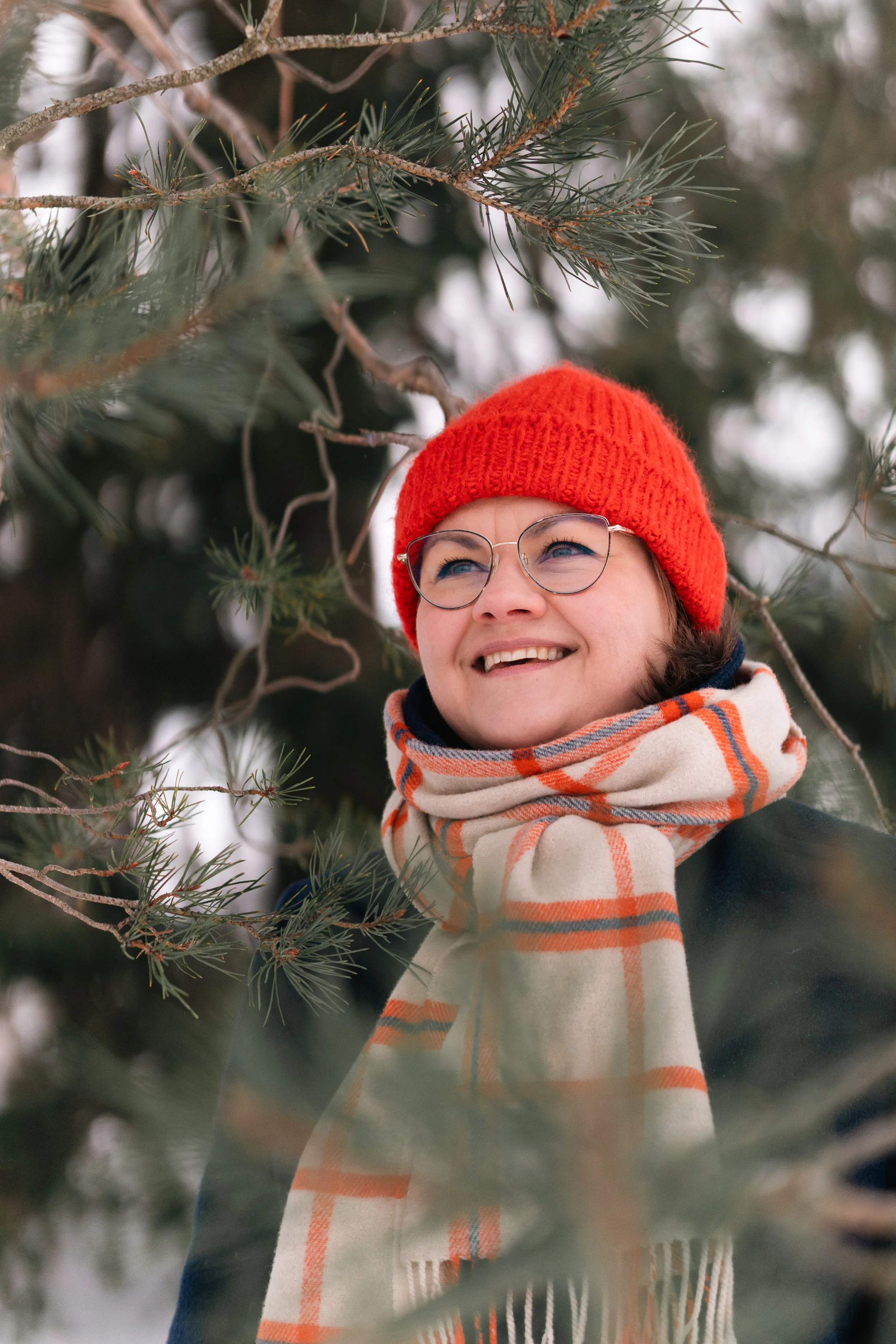 Muotoilija Katriina Nuutinen inspiroituu luonnosta. Kuva: Karoliina Gavrilov