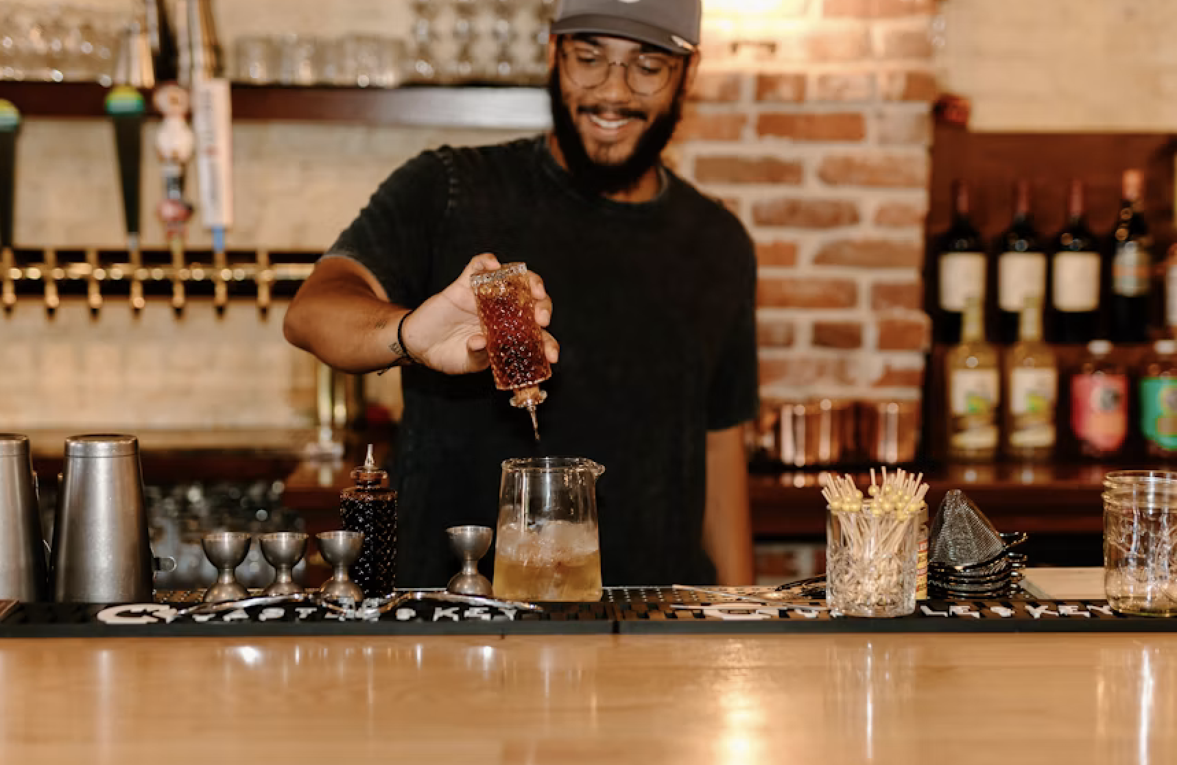 Objets publicitaires pour bars et restaurants : les accessoires personnalisés qui font la différence