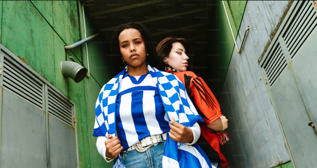 Écharpe de supporter personnalisée : l'accessoire textile qui fédère clubs, équipes et partenaires