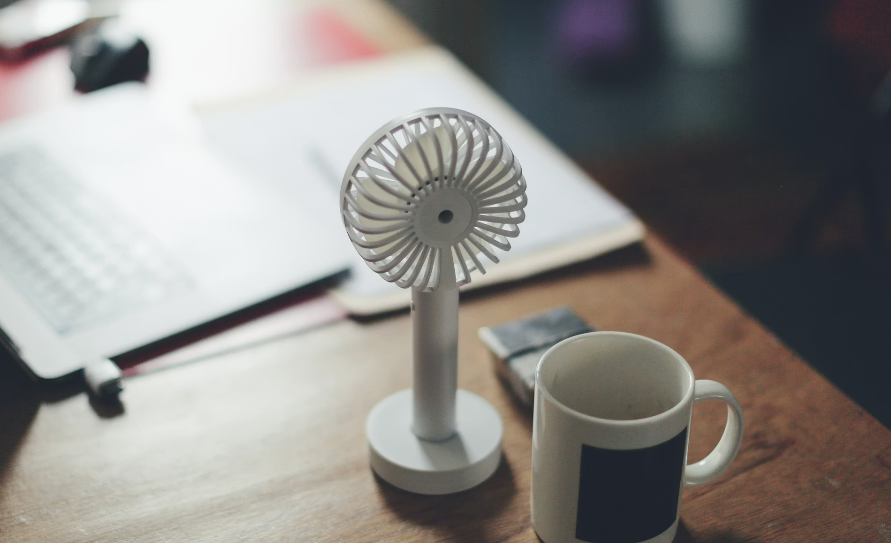 Ventilateur brumisateur personnalisé : le goodie fraîcheur qui cartonne chaque été