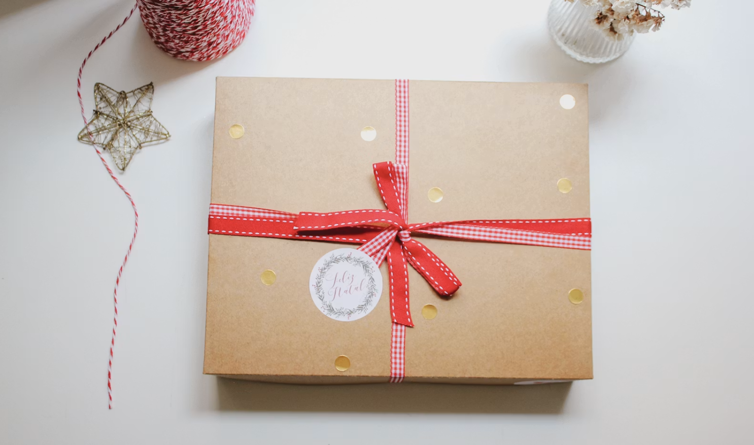 Cadeaux clients Noël 2026 : anticipez maintenant pour offrir le meilleur en décembre