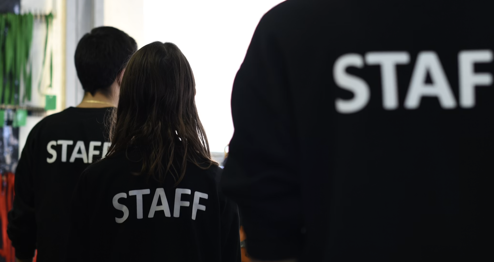 Vêtements professionnels pour l'hôtellerie : équiper son staff avec style et cohérence