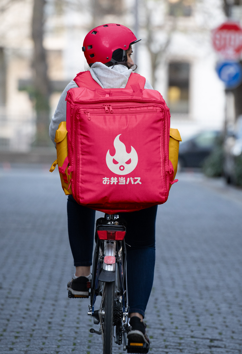 Delivery-Backpack-Mockup22.png