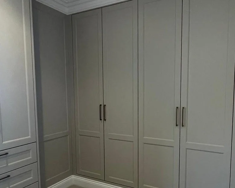 robert_mooney_furniture_wardrobe_05.jpg