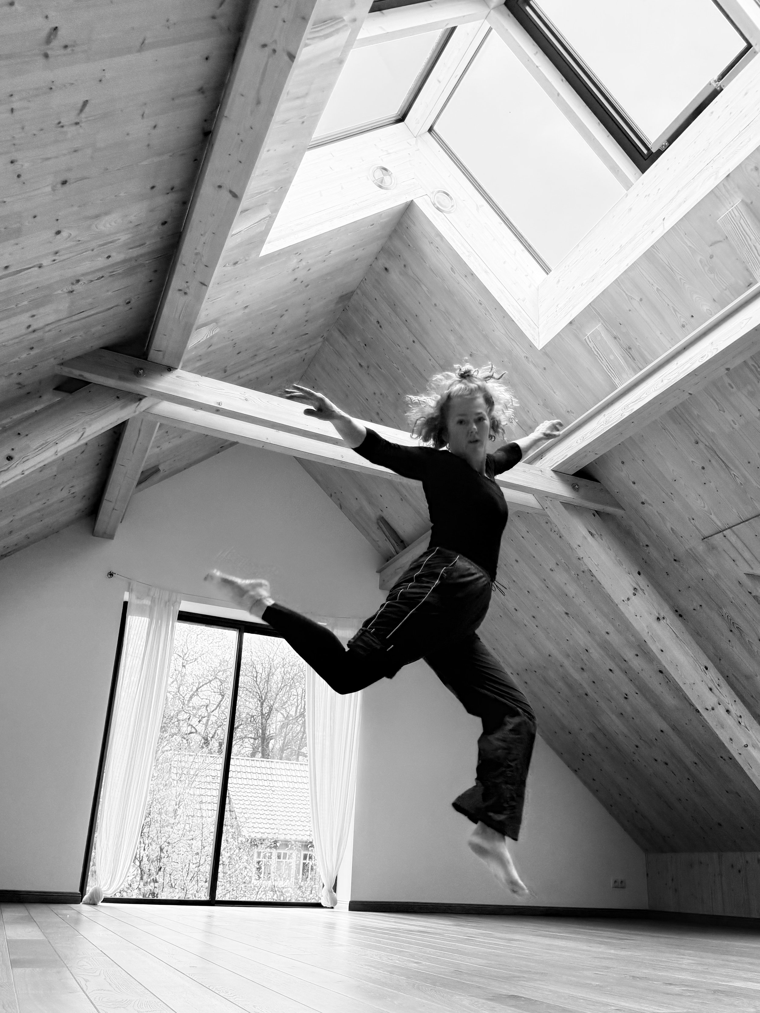 Nora Holtmeyer tanzt