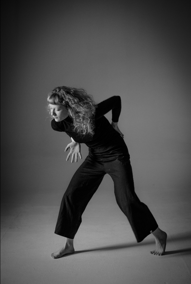 Zoe-Emilia Seeger tanzt