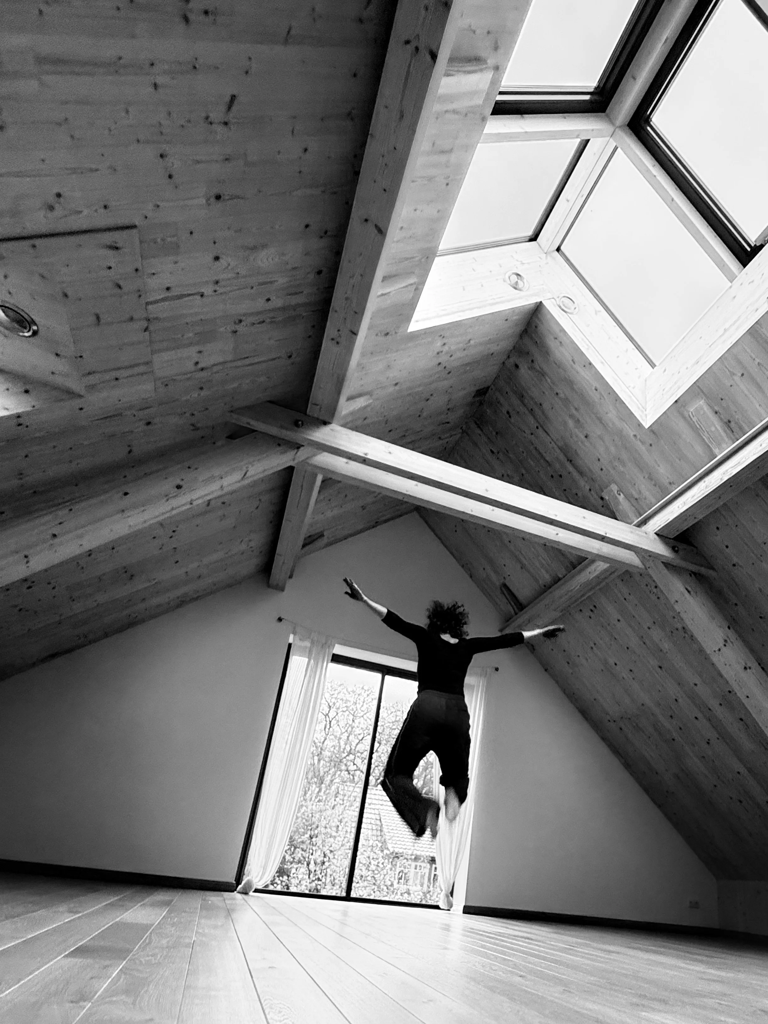 Nora Holtmeyer tanzt