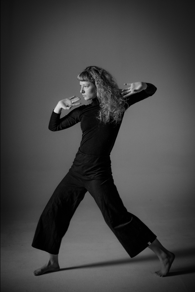 Zoe-Emilia Seeger tanzt