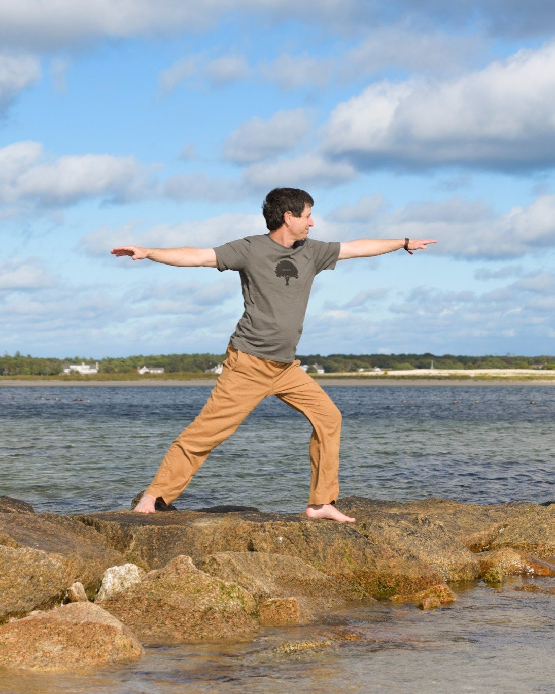 The real strength of a Yoga Warrior is not in the posture, but in the courage to stay present.

Get more here: https://online.fliphtml5.com/Alongtheway/odrk/

#loveis #out_wandering #lookaround #yogawarriors #staypresent #courage #breath