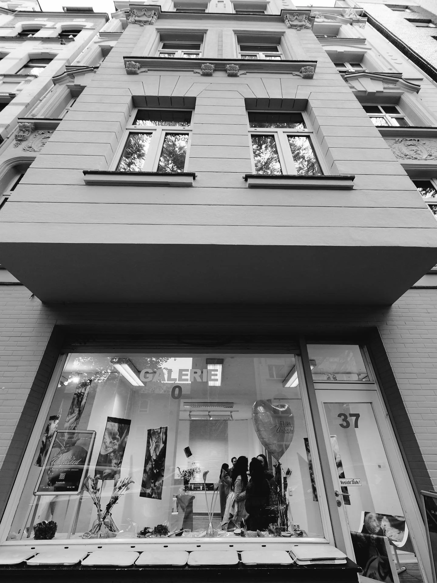 𝐹𝓁𝑜𝓇𝒶 𝒰𝓃𝓁𝑒𝒶𝓈𝒽𝑒𝒹

Many thanks to @almo_effect for serving vibes and good drinks! 

📸 @matthias_probst_