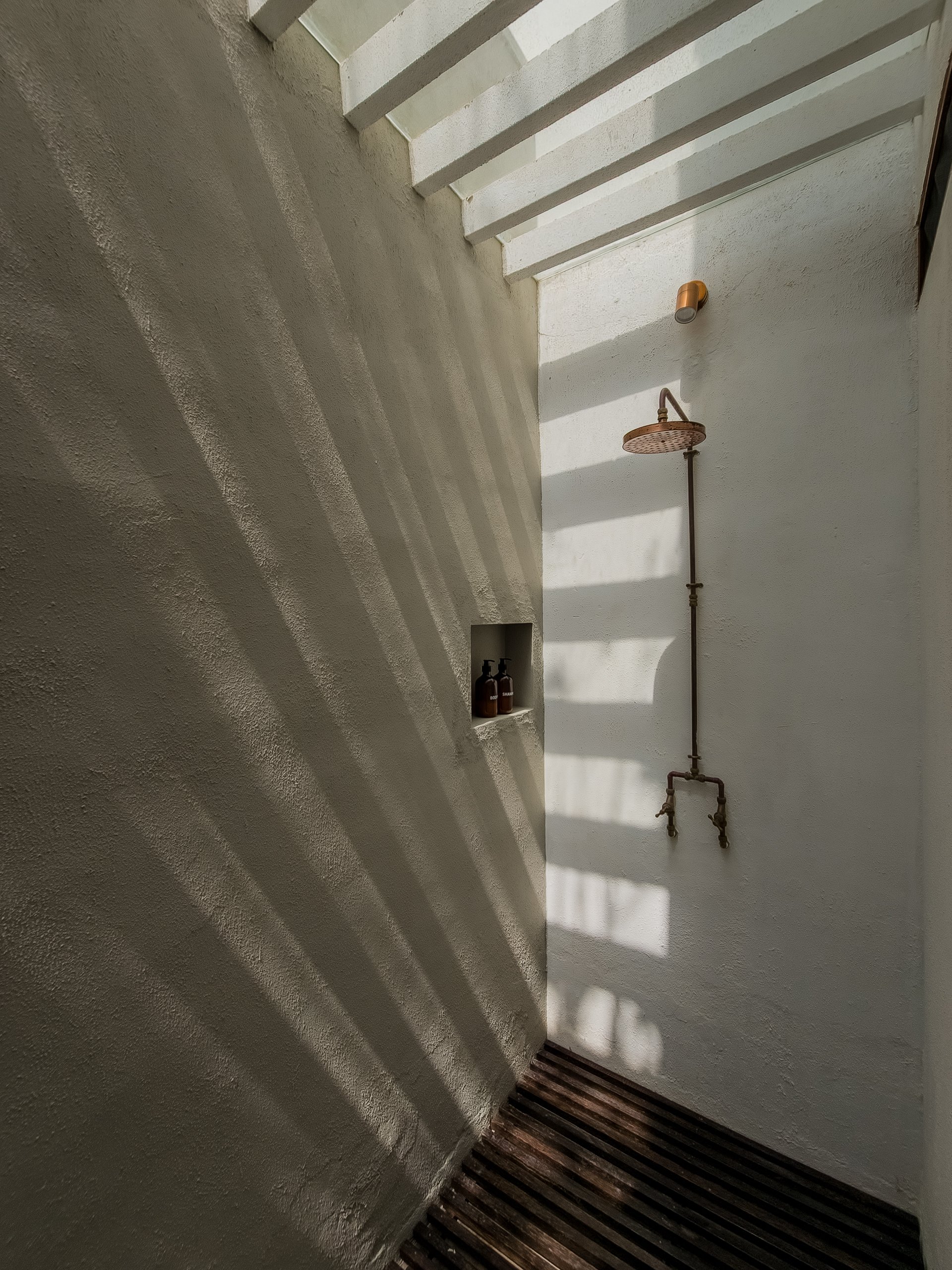 copper shower ulu villa 1740 Pedlar Street Galle Fort