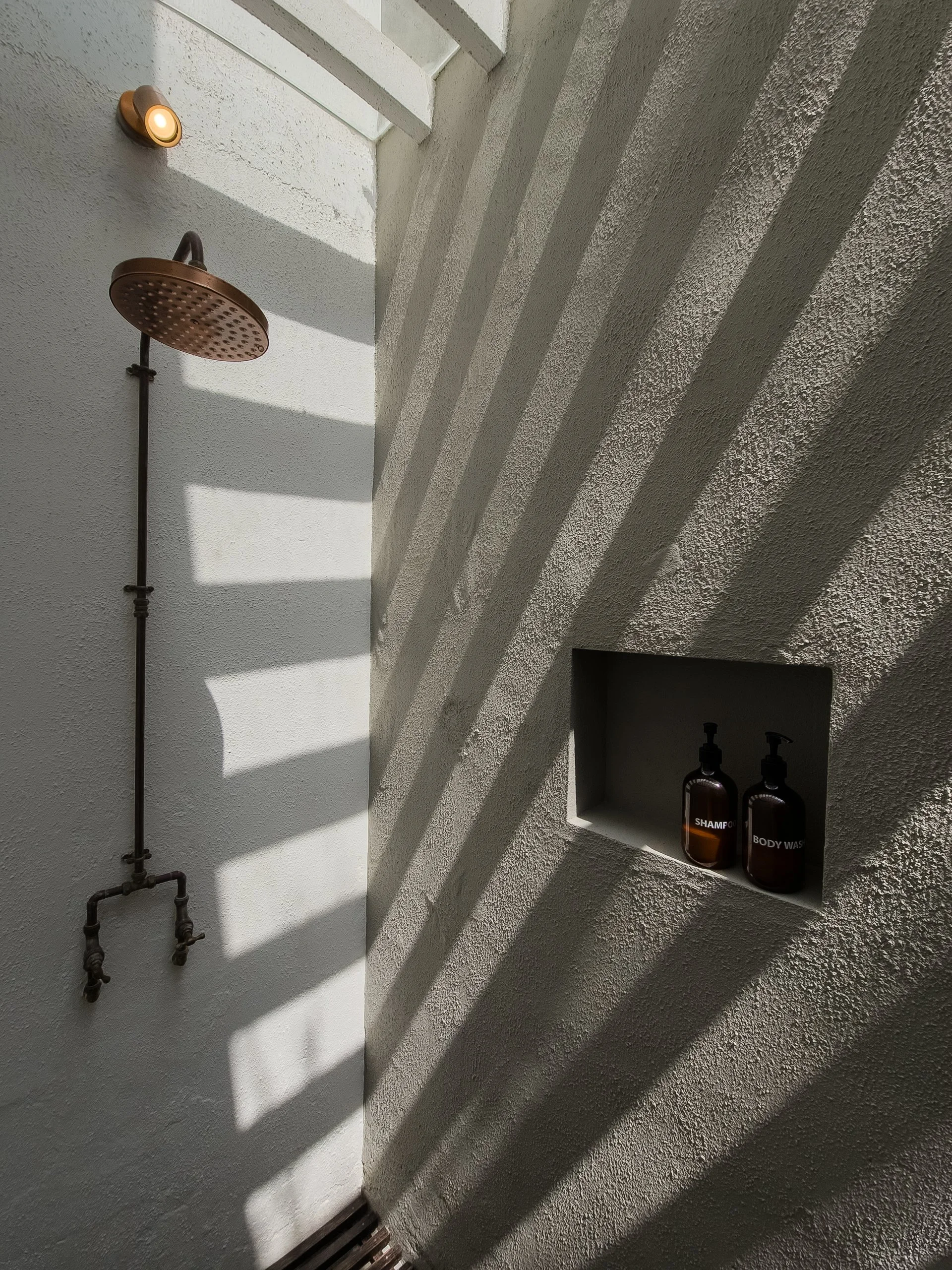 copper shower villa 1740 Pedlar Street Galle Fort