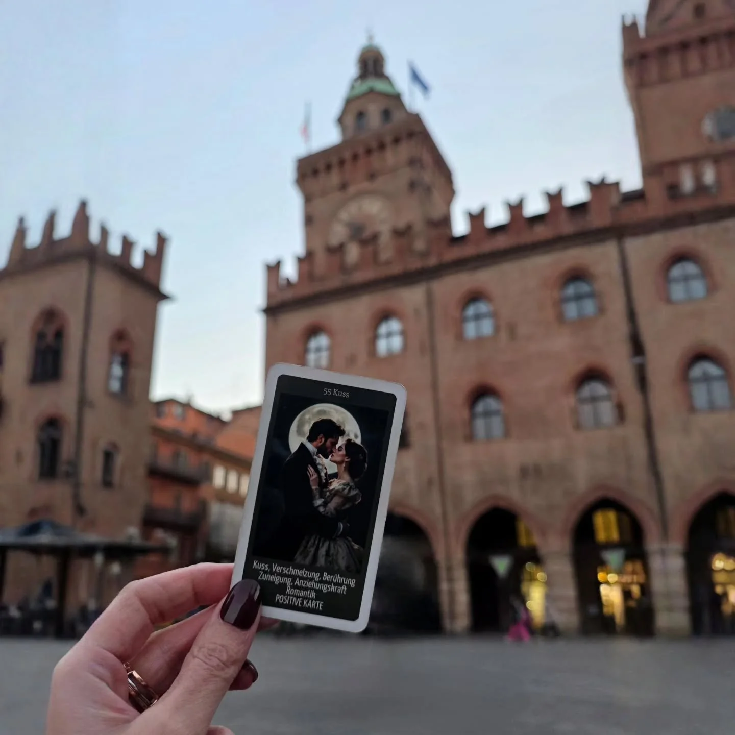 ⚜️🤍⚜️ Seelenmagie Lenormand in Bologna (Italien)

In Bologna ist ein ganz besonderer Zauber zu sp&uuml;ren:
Die Seelenmagie Lenormand Karten machen es m&ouml;glich, verbinden nicht nur Orte, sondern heute auch Epochen (800 Jahre) und Dimensionen! 

