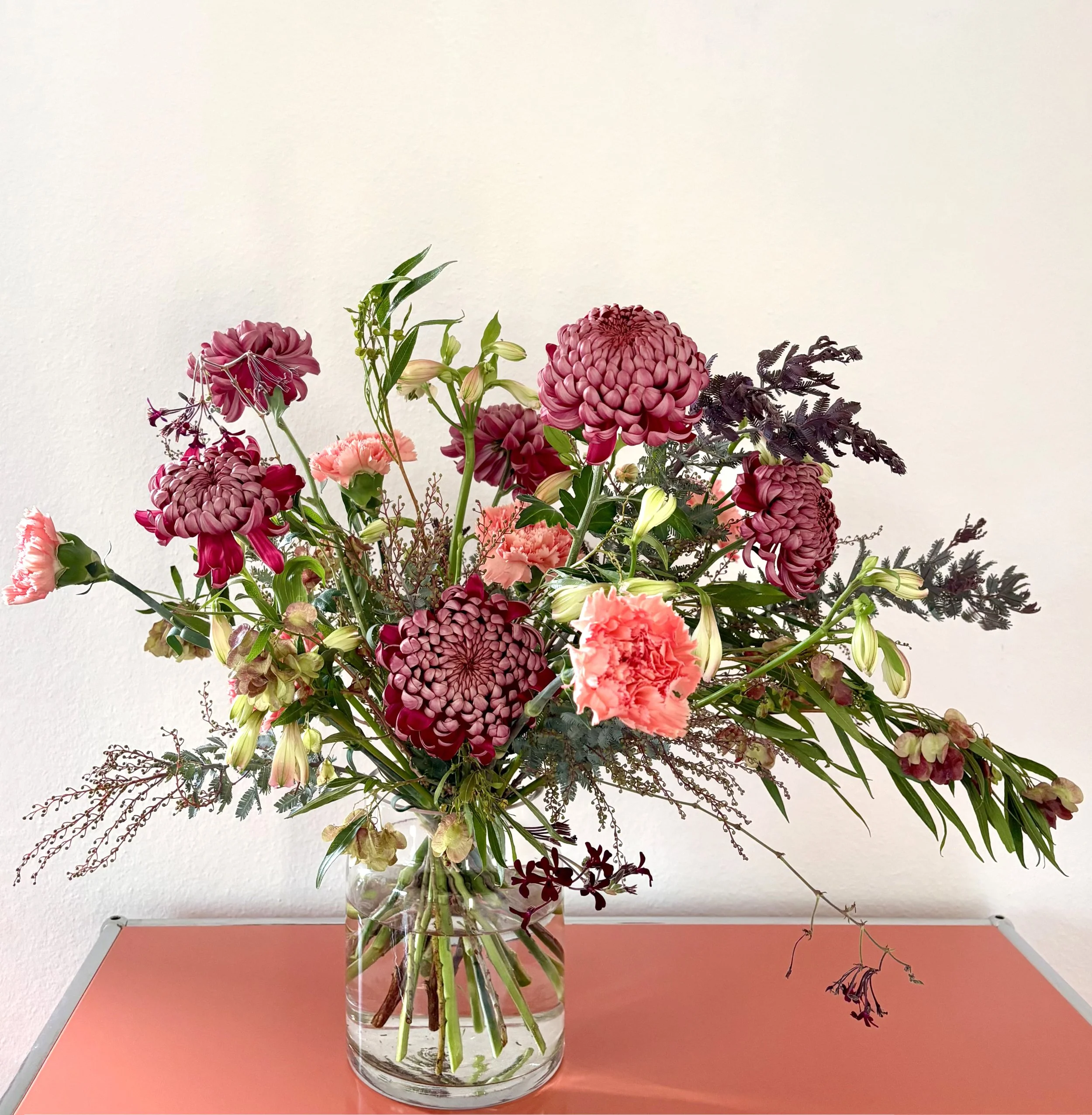 Blumige Vase im Abo