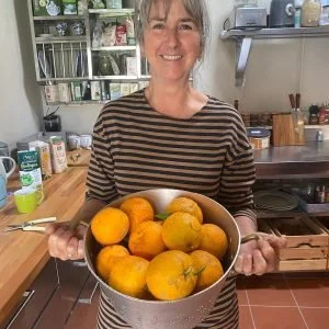 Cath-orangies-in-kitchen-300x300.jpg