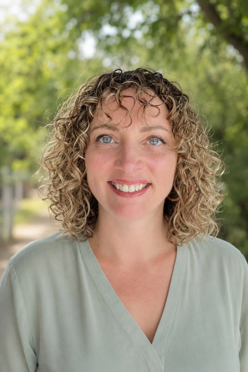 Brooke Jay, MSW, RSW, providing trauma and Accelerated Resolution Therapy in Meaford, Thornbury, and Owen Sound.