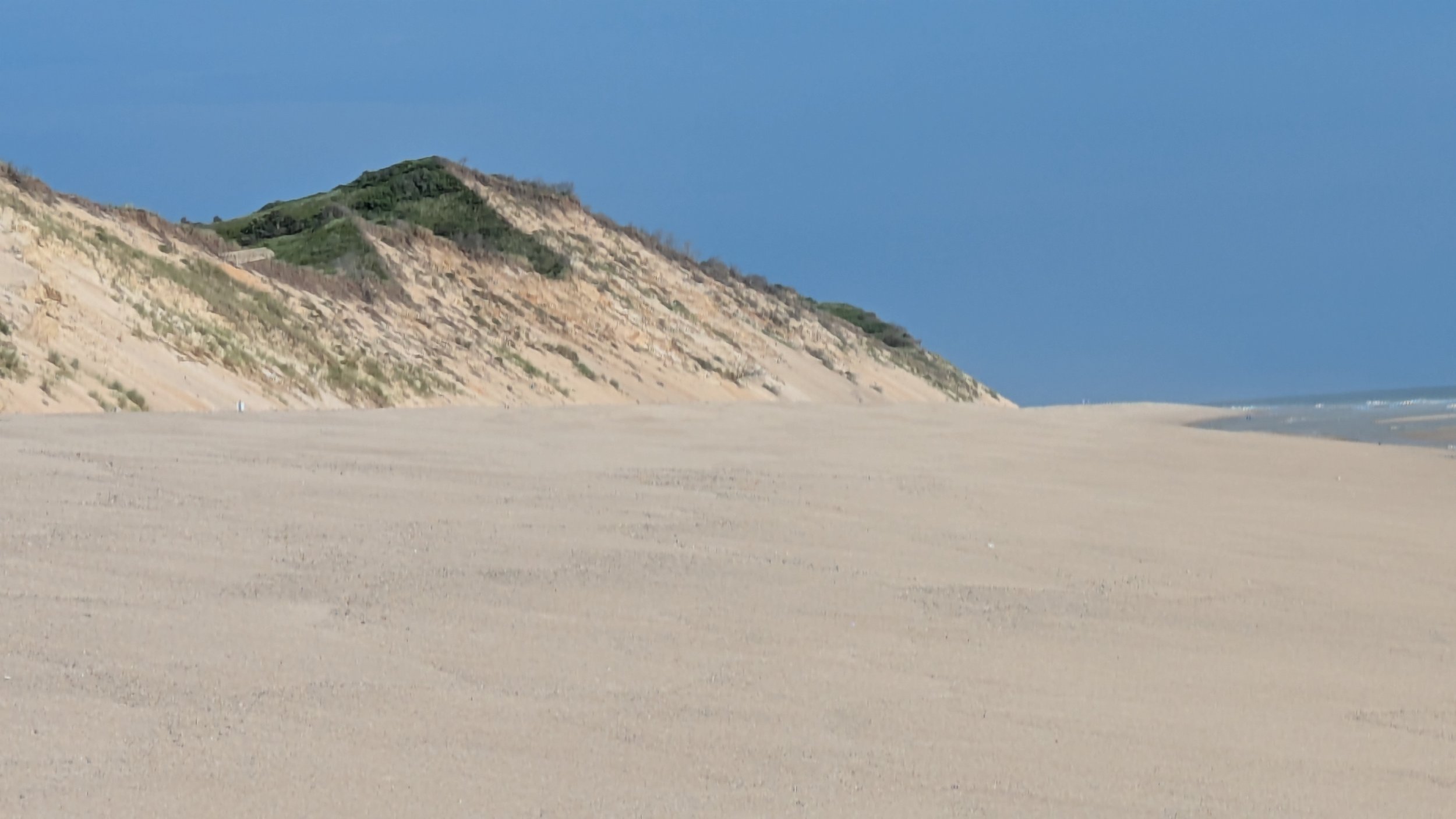Stunning sands and dunes of Newcomb Hollow Beach
