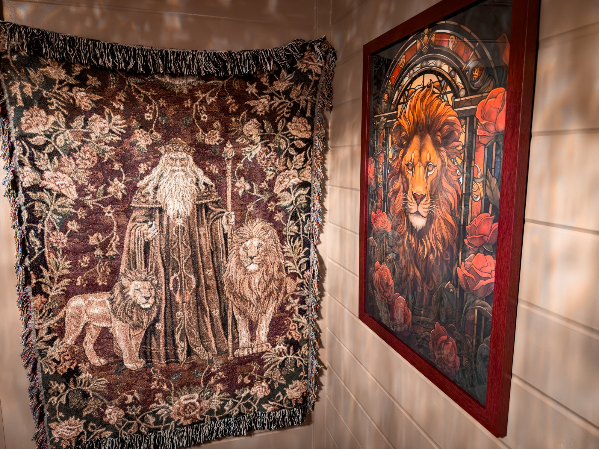 Gryffindor lion painting at The Wizard Hideout in Blue Ridge, Georgia