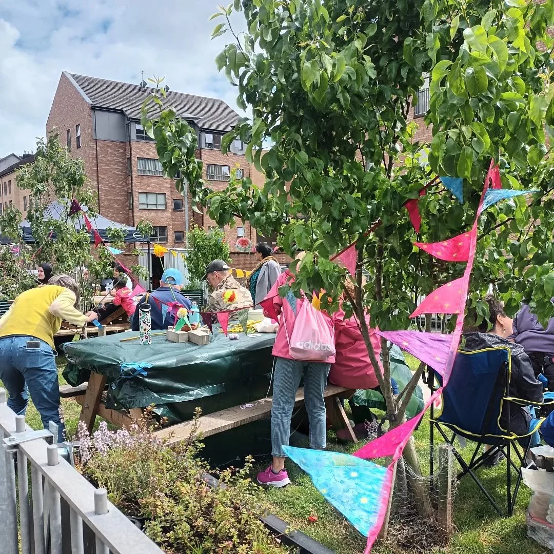 A fabulous day with @anderstongreenspaces yesterday - celebrating the wonderful work of the group and sharing food, laughter, conversations, and creative activities with the community around their orchard space.

Big thanks to all involved for making