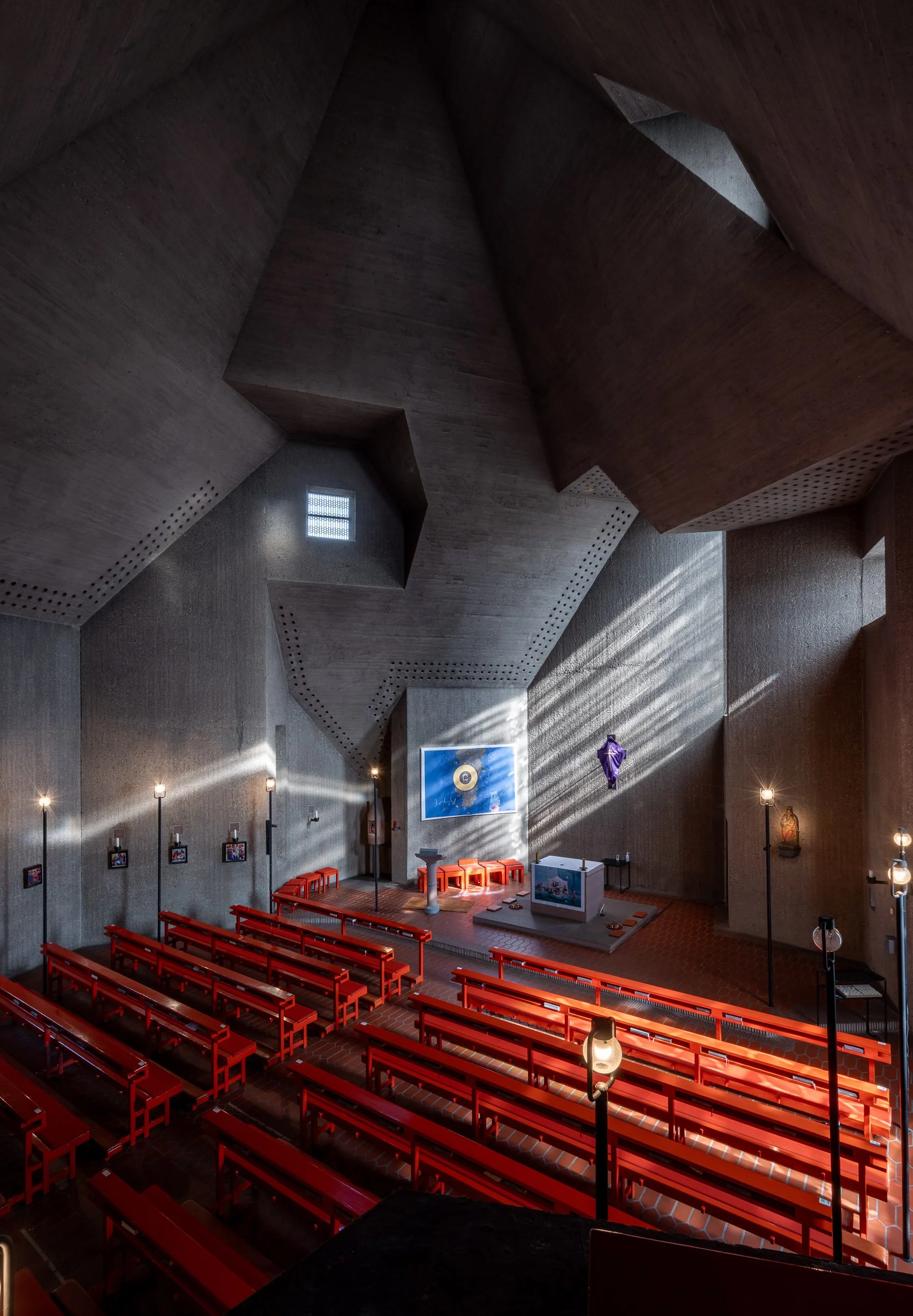 St. Mariae Heimsuchung brutalismus Gottfried Boehm Innenraum