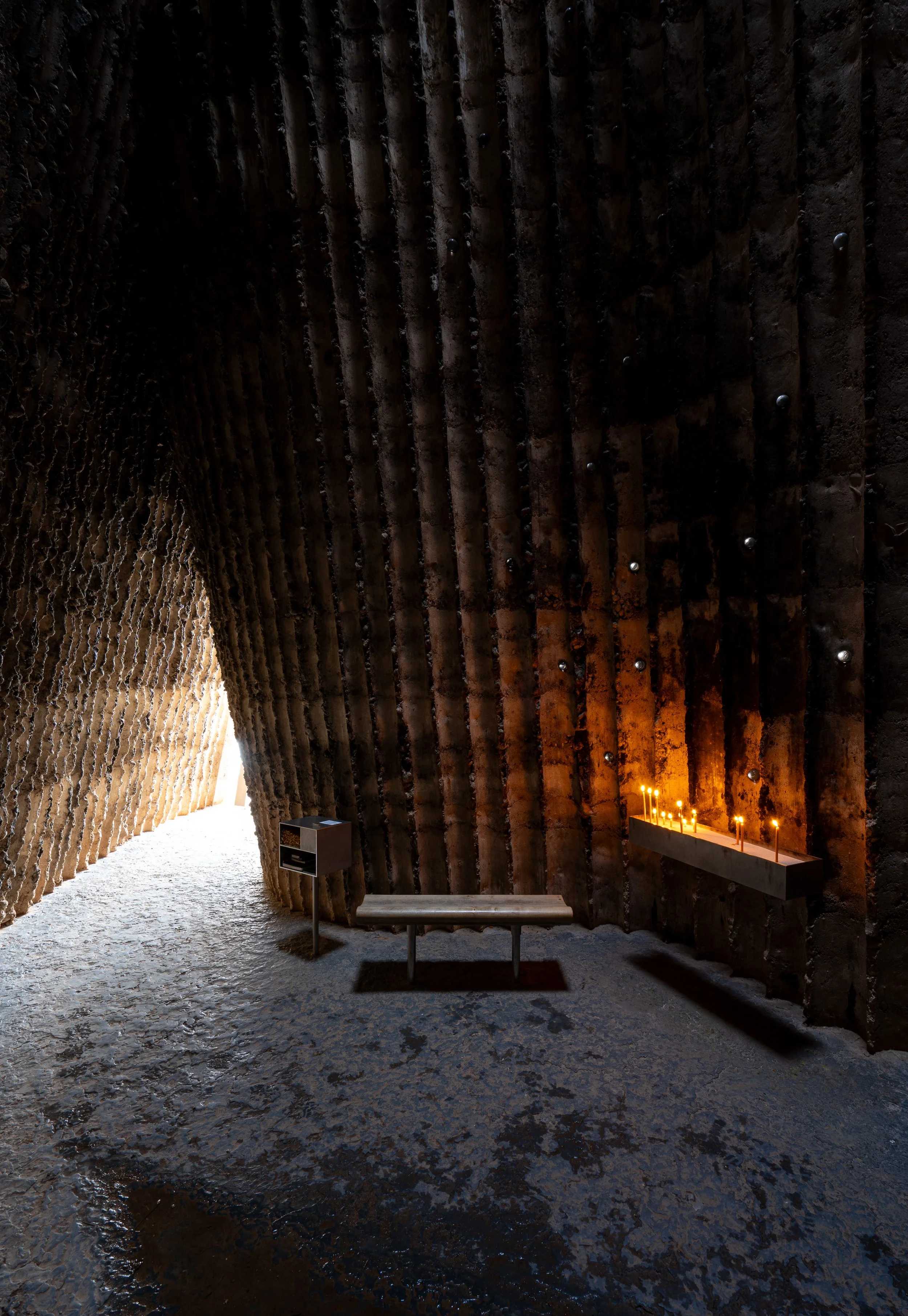 Bruder Klaus Feldkapelle Peter Zumthor Interior Architekturfotografie Thomas Drechsler