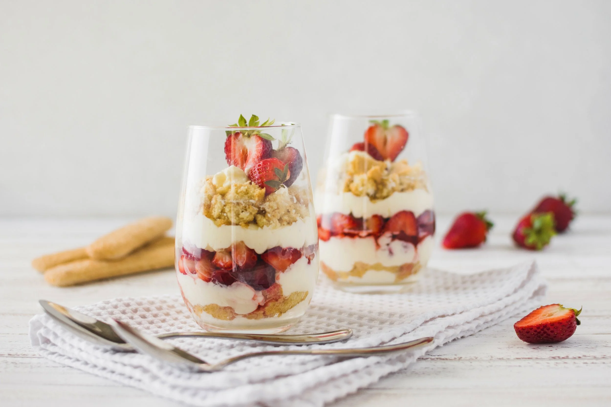 No-Bake Strawberry Cheesecake Cups (Healthier)