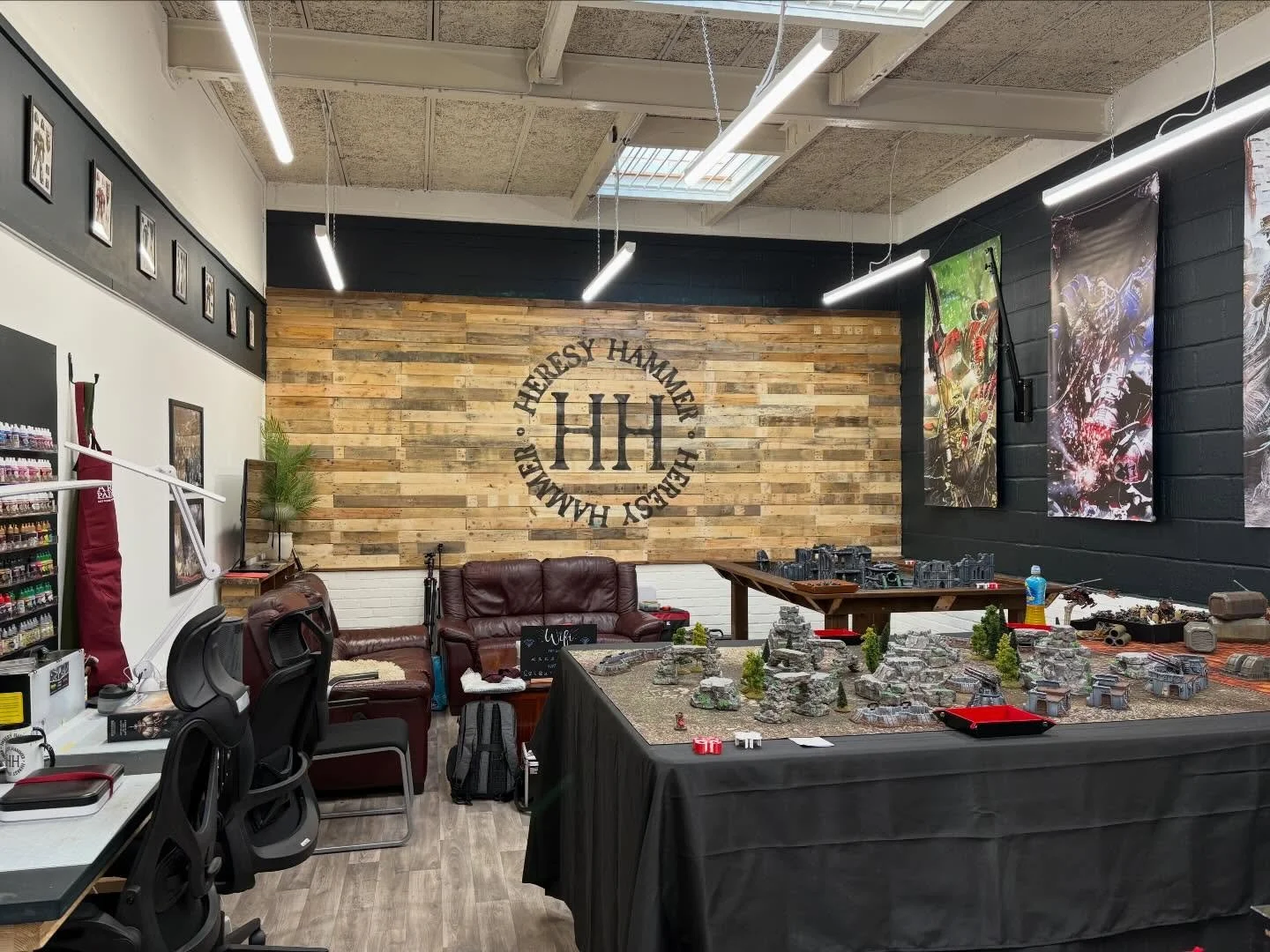 Day 1 of the Scouring of Kirokon was amazing! I took a bunch at @heresyhammershow was amazing! I have a bunch of pictures, but will post them on my blog when I get home. 

www.darkhorsepainting.com

#horusheresy #horusheresy30k #ageofdarkness #heresy