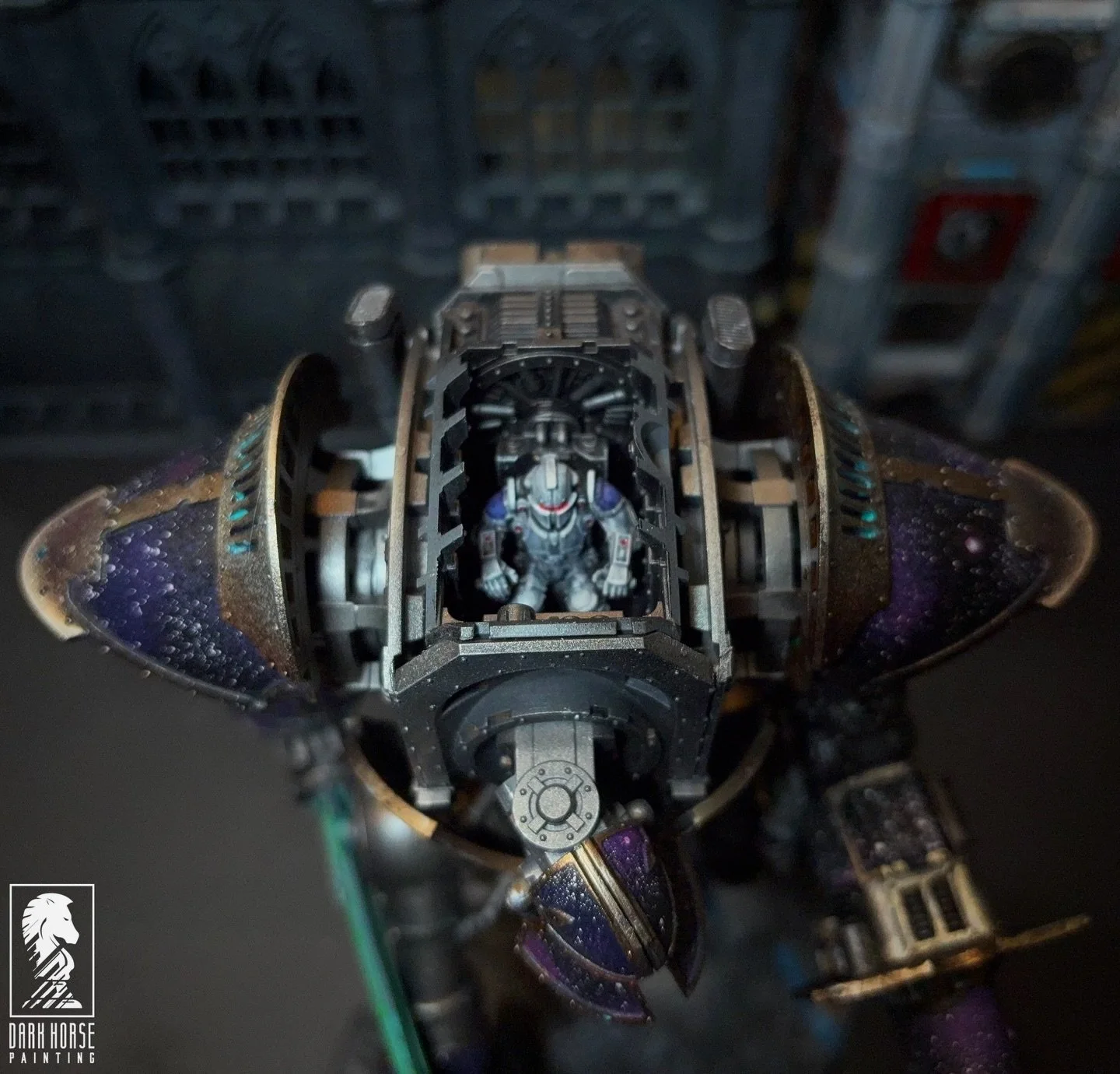 I did paint the pilot. 

#cerastusknightcastigator #cerastusknightacheron #horusheresypainting #questorisknights #freebladeknight