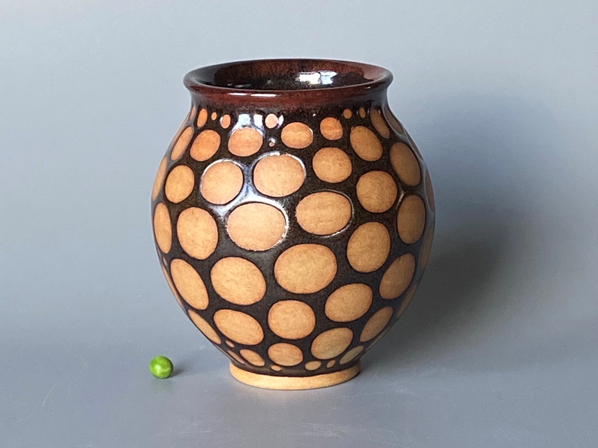 pot with reddish rim.jpg