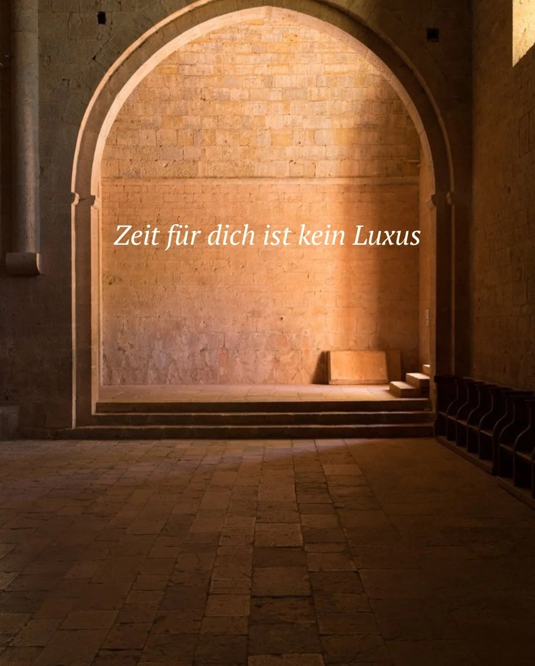 Wenn du Ayurveda in dein Leben l&auml;sst, ist es mehr als nur Behandlungen und Massagen: Es ist ein Lebensstil. Bist du bereit, es hereinzulassen?

When you let Ayurveda into your life, it is more than just treatments and massages; it&rsquo;s a life