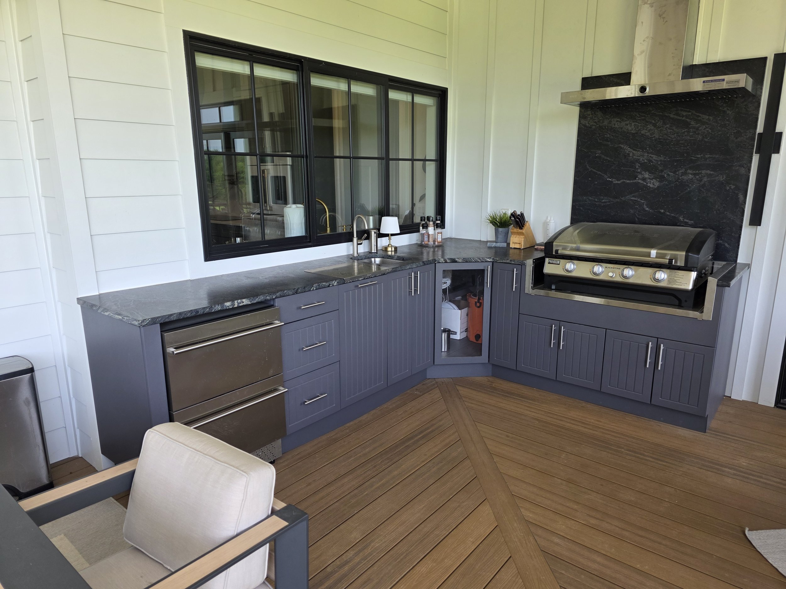 Graphit Grey- V-Groove.jpg
