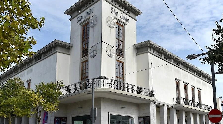 Habitar a Contradição de Carlos Bunga (cópia)