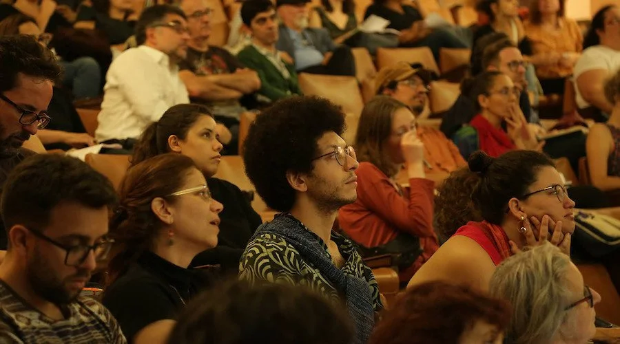 Práticas artísticas, participação e política de Hugo Cruz