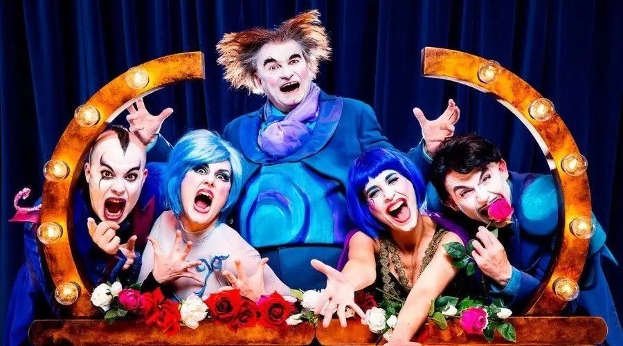 The Opera Locos de Yllana