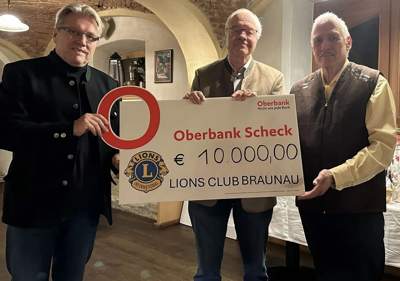 Lions Club spendet 10.000 Euro an Braunauer Tafel