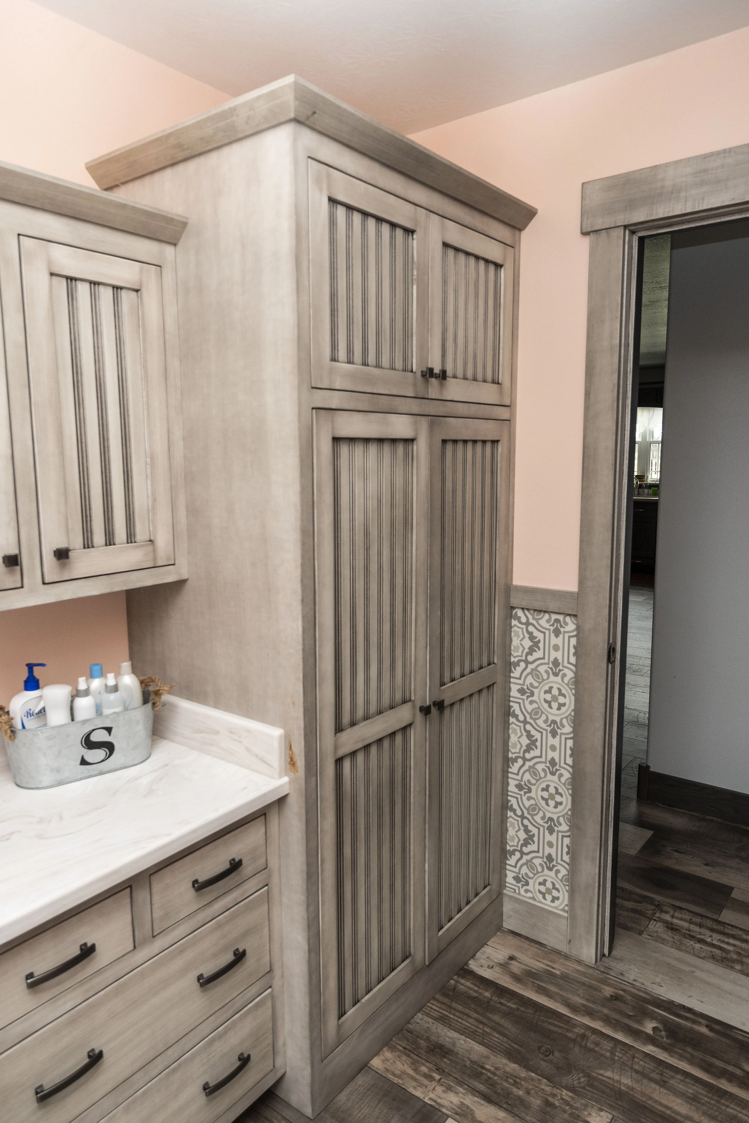 Bathroom Cabinet_Maple_Beaded Shaker_End (0488).jpg