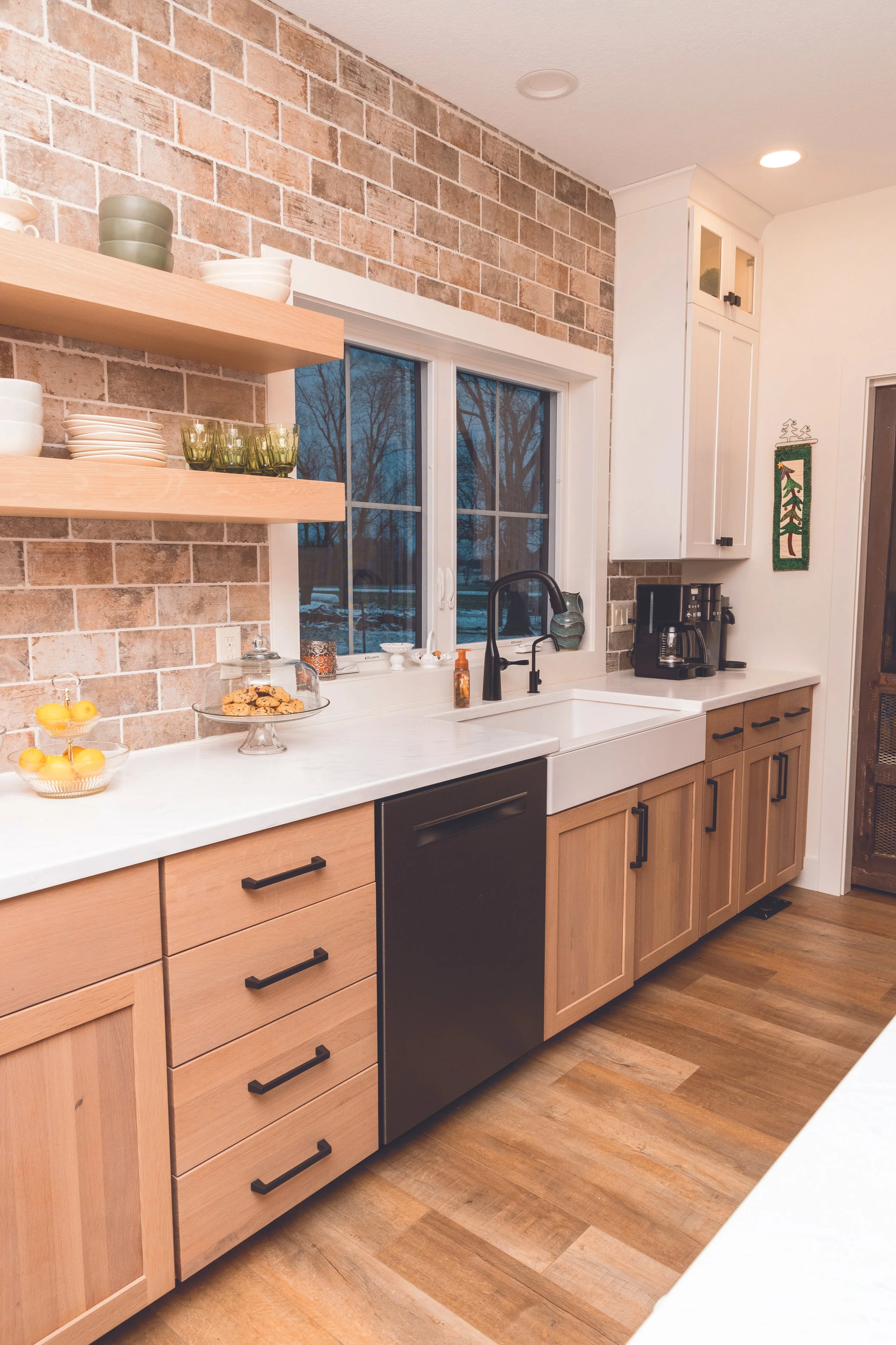 Kitchen_QSWO with NTR White stain [5924].jpg