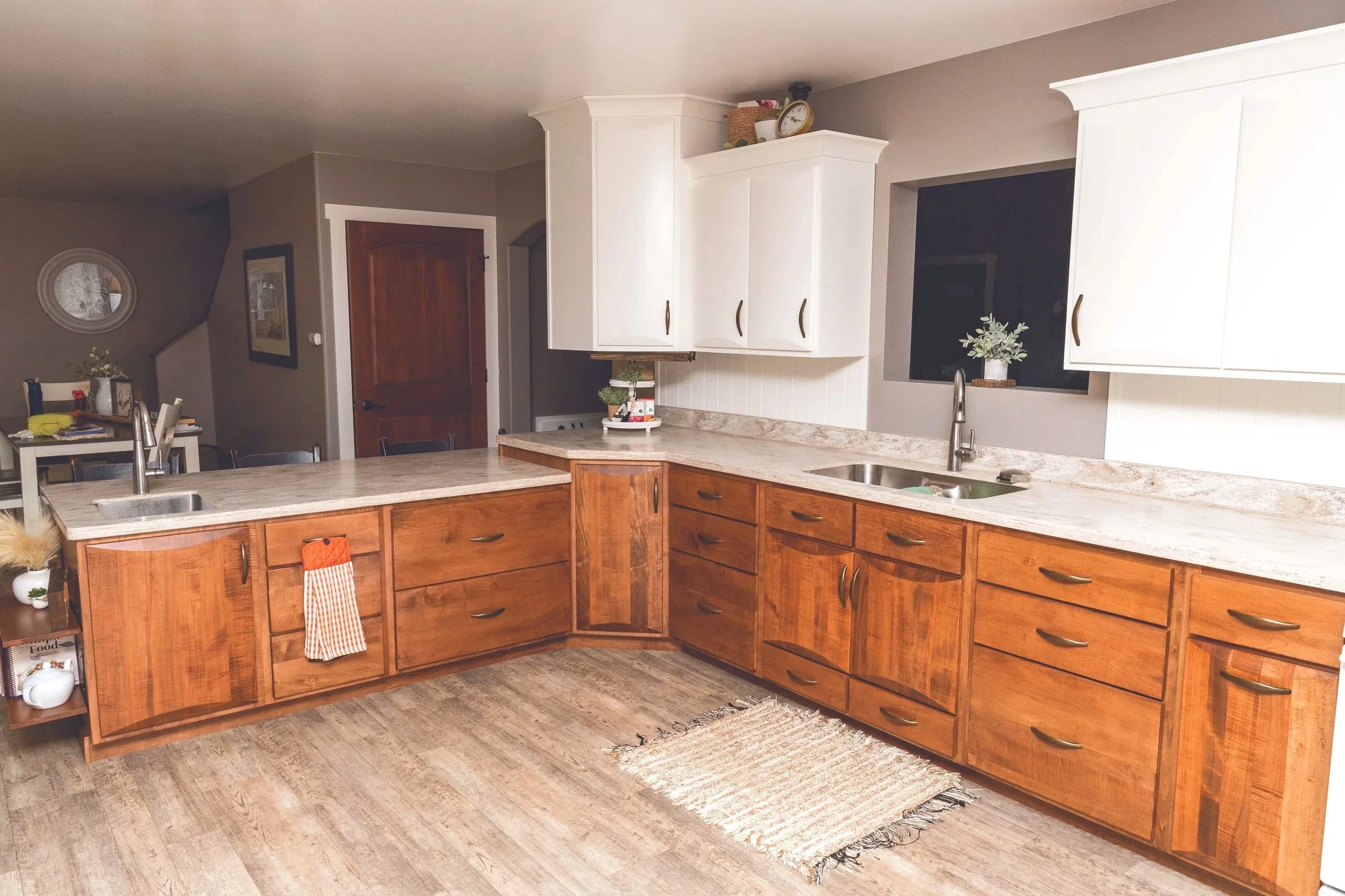 Kitchen_Brown+Maple_Almond+Stain+%5B5804%5D.jpg