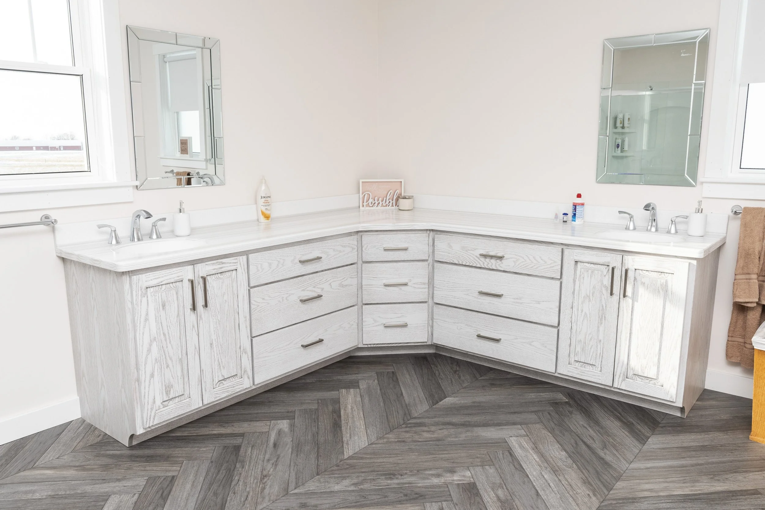 Bathroom_Red Oak, White Paint, RH Glaze (9365).jpg