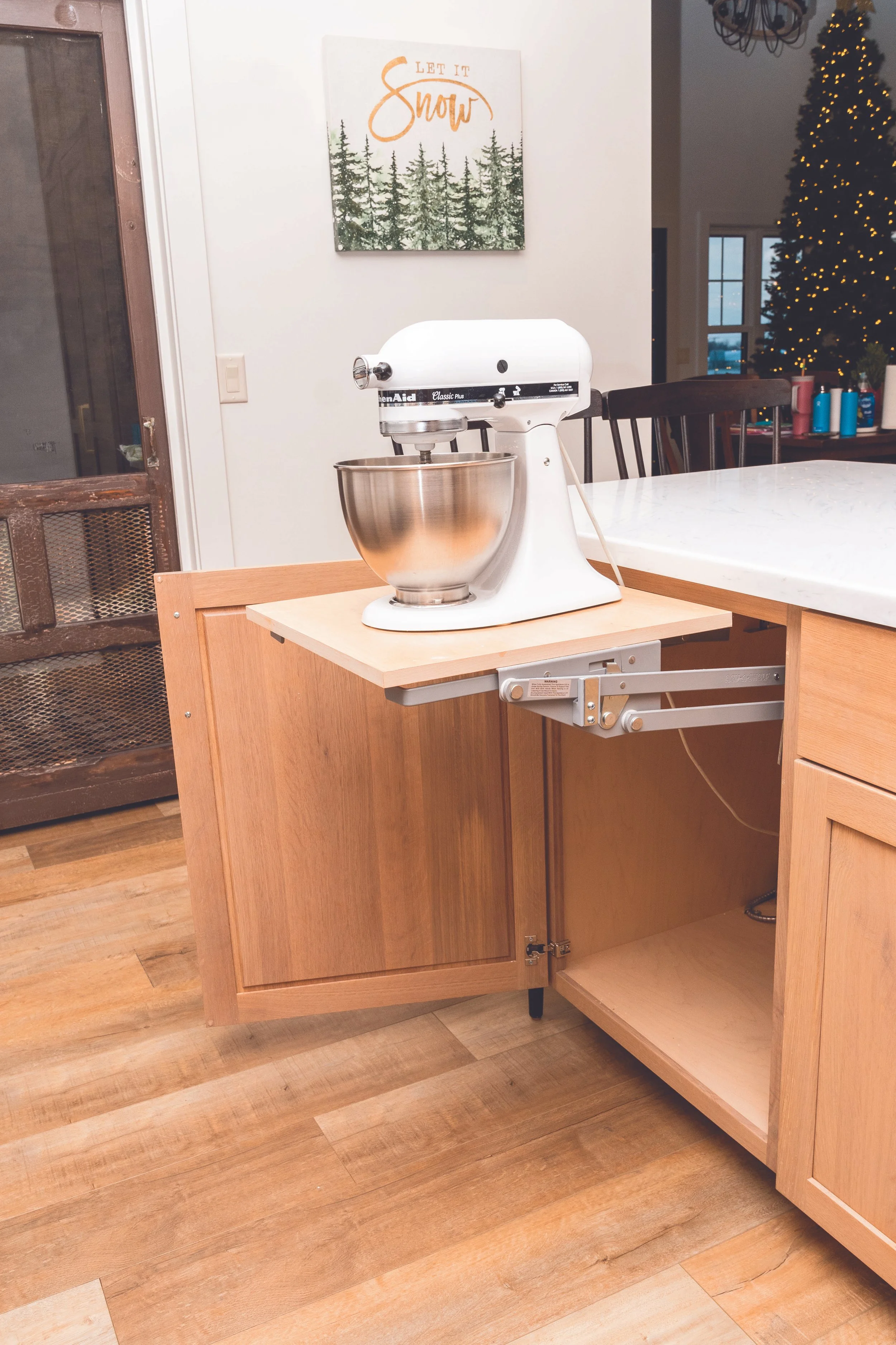 Kitchen_QSWO with NTR White stain_Mixer Lift [5937].jpg